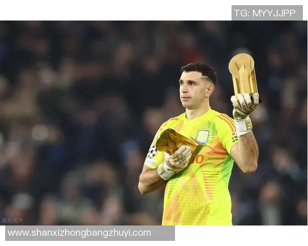 前英超门将：大马丁今夏转会失利，错过了加盟曼联千载一时的时机